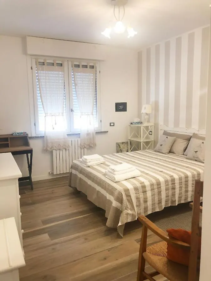 La Rosa Bianca Bed & Breakfast Rozzano 0*,  Italy