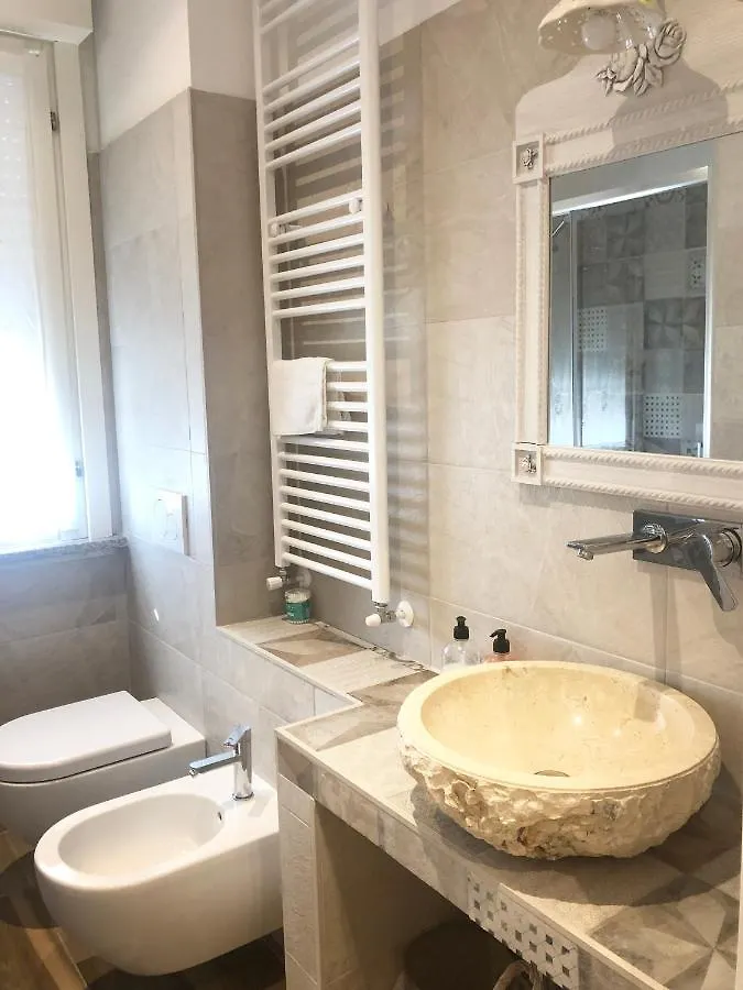 La Rosa Bianca Bed & Breakfast Rozzano 0*,  Italy